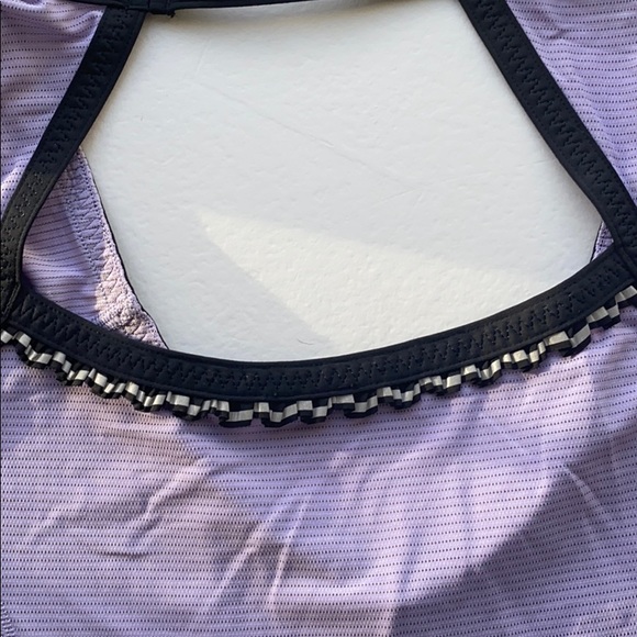 LULULEMON S/S lavender top with ruffle detail - Picture 2 of 8